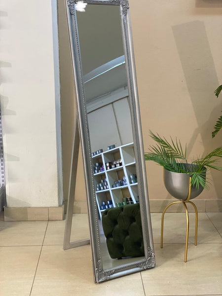 Velantia Vintage Mirror