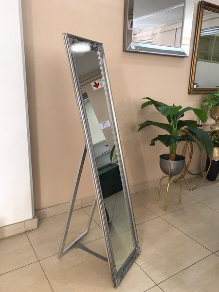 Velantia Vintage Mirror